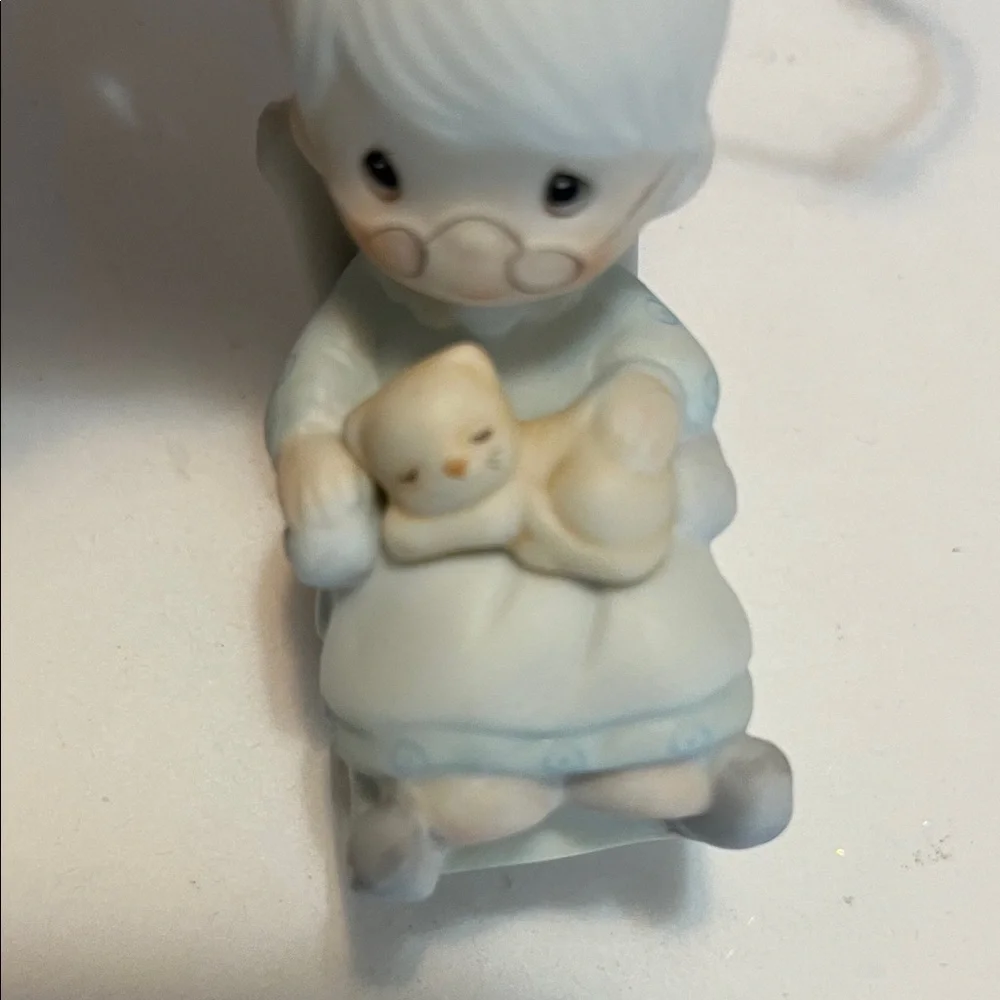 Precious Moments The Purr-fect Grandma Ornament Petting Cat Pastel Colors E-0516